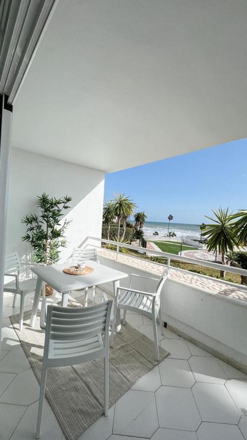 Апартаменты Miraflores Beach - Sea Front - Luxury Михас Экстерьер фото