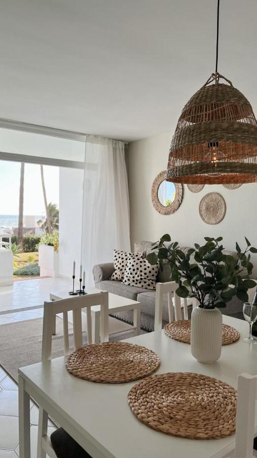 Апартаменты Miraflores Beach - Sea Front - Luxury Михас Экстерьер фото